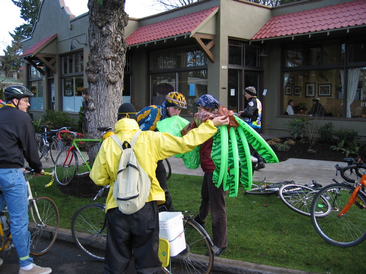 preparing the mobile palm tree